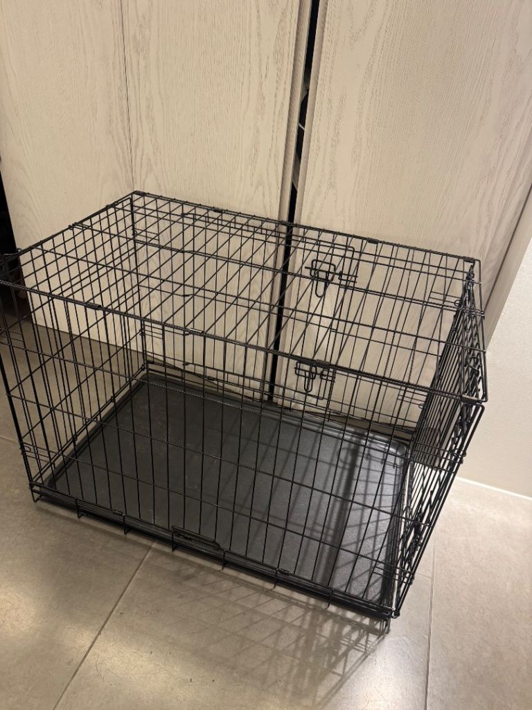 Dog cage 