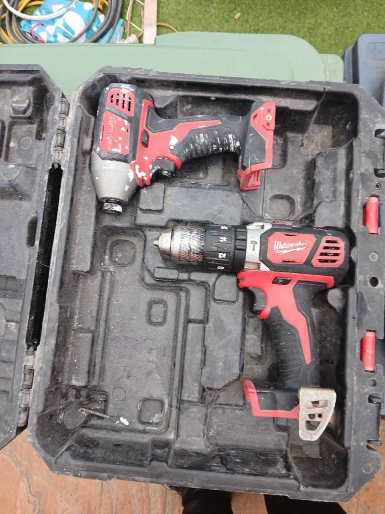 Milwaukee combi drill and impact driver 