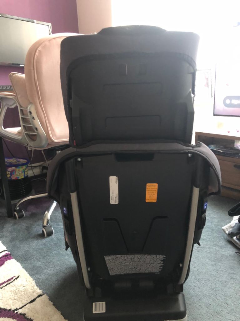 2 children car seats
