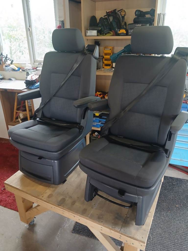 VW T5 Caravelle Seats