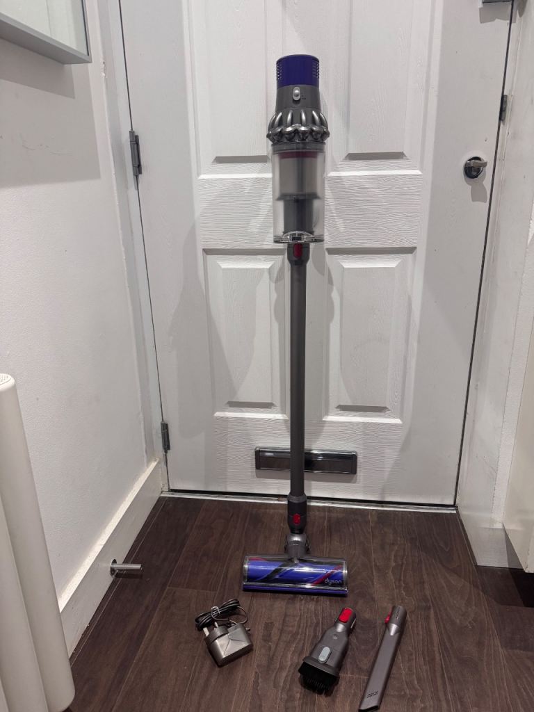 Dyson V10 Cordless Vacuum - Serviced and Cleaned 