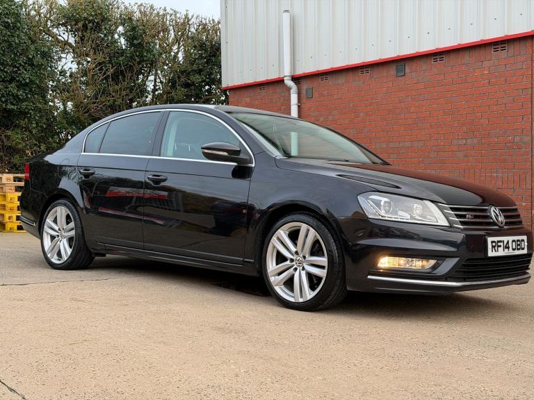 2014 Volkswagen Passat 1.6 TDI BLUEMOTION *** R-LINE / £35 TAX 