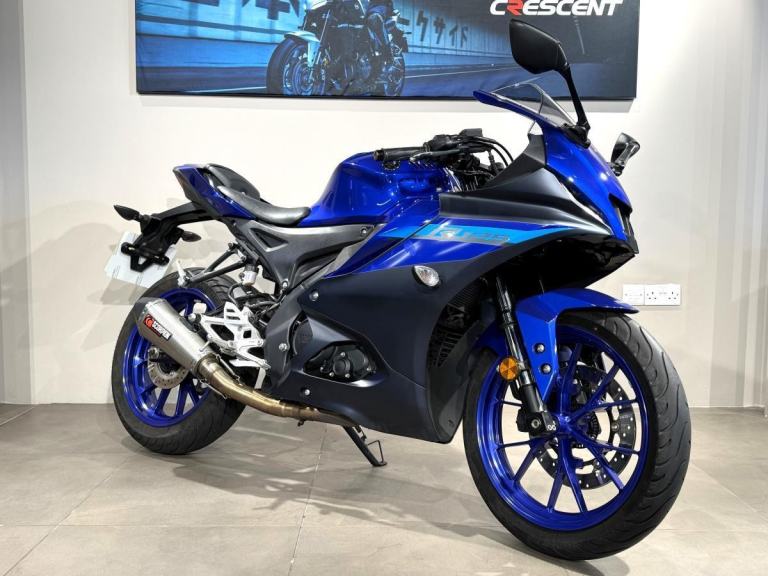 YAMAHA YZF-R125 2024 MODEL IN ICON BLUE, ONE OWNER FSH , CLEAN CONDITION