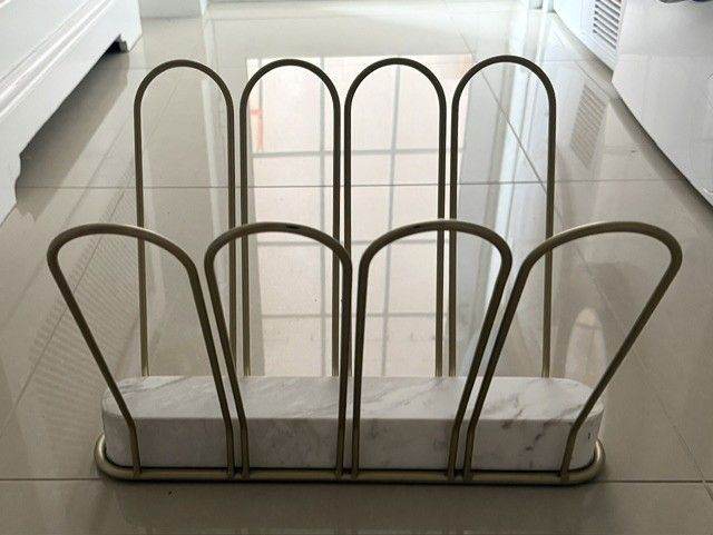 Modern magazine rack