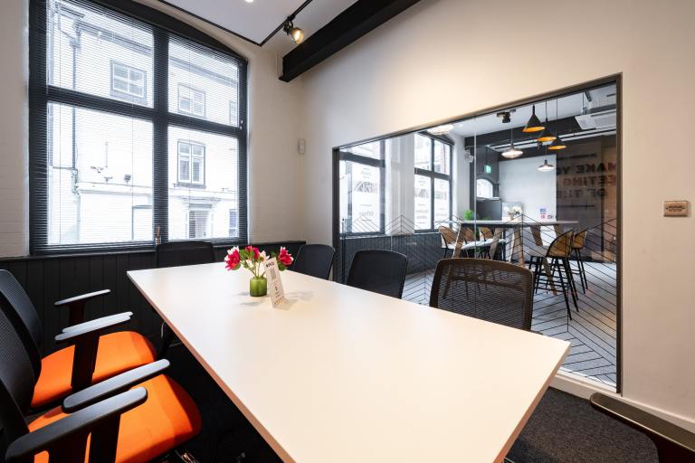 Leicester - LE15FQ \ Office Space with 5 Desks and All Services Included