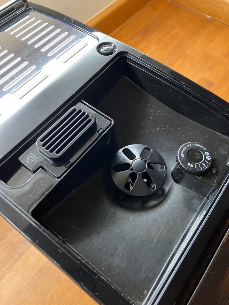 DELONGHI AUTENTICA+ ETAM29.620.SB BEAN-TO-CUP COFFEE MACHINE