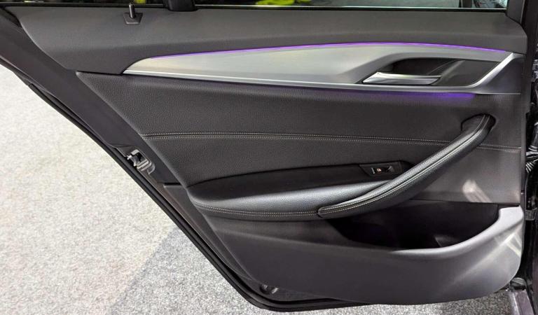 2017 BMW 5 Series 530d xDrive SE 4dr Auto SALOON DIESEL Automatic