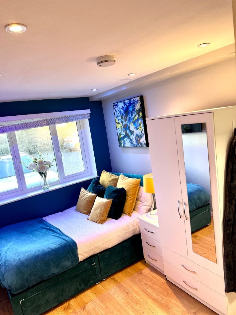 Modern Fully Furnished Studio Flat – All Bills Included