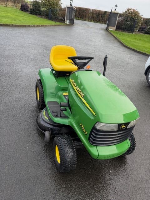 John Deere LT155