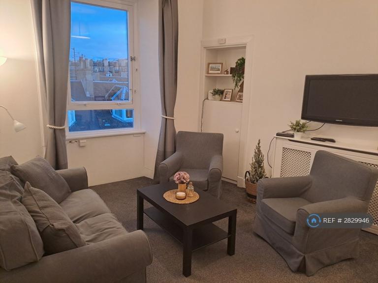 2 bedroom flat in Maryfield, Edinburgh, EH7 (2 bed) (#2829946)