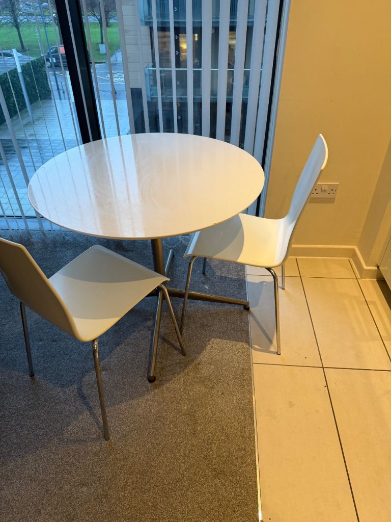Kitchen Table and 2 Chairs 