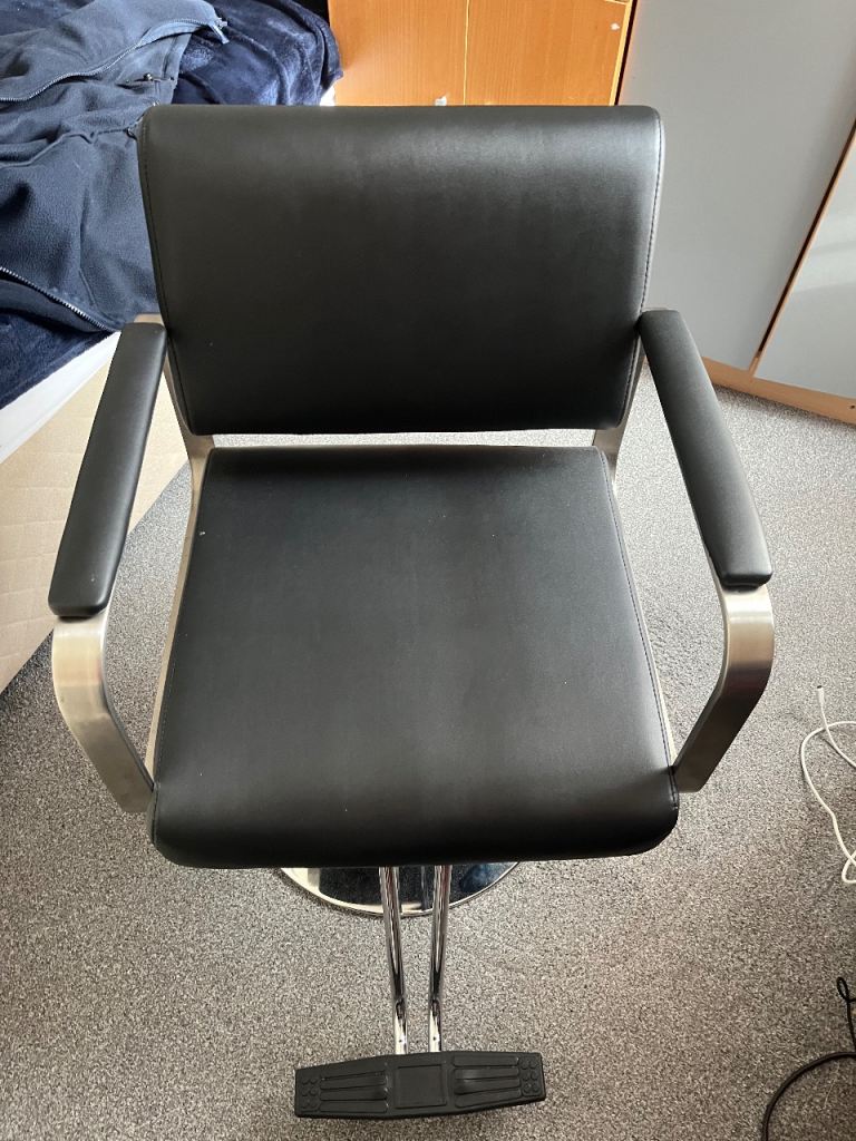 Black Hairdressing Chair - Good Condition, Adjustable Height