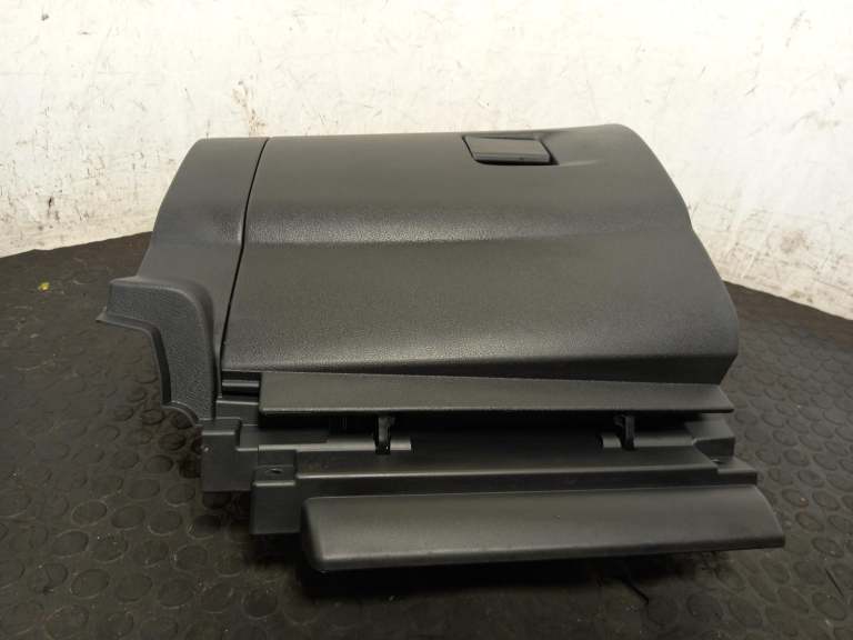 Nissan Juke Glove Box 2019-2026 685106pa0a
