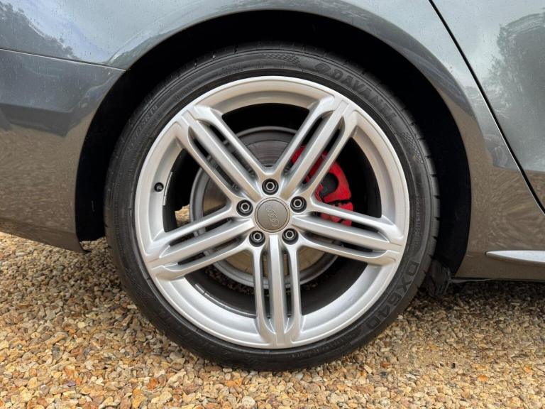 AUDI A4 AVANT 2.0 TDI S line quattro Euro 5 (s/s) 5dr 2015