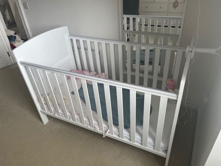 White Baby Toddler Cot Bed – Good Condition