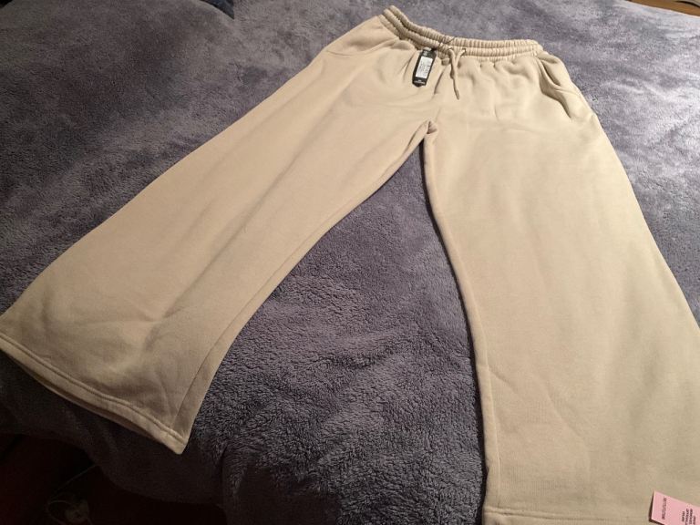 PRETTYLITTLETHING size medium wide joggers size 12. BRAND NEW WITH TAGS thanks 🙏 