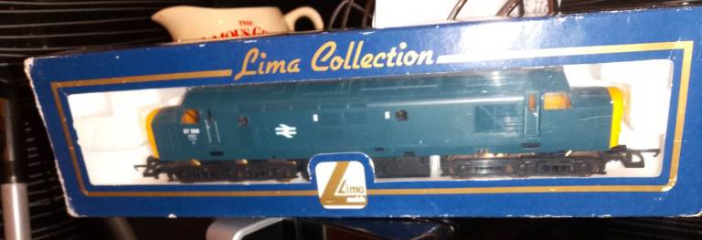 New boxed deltic loco and boxed breakdown crane 