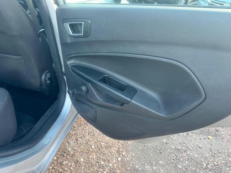 2014 Ford Fiesta 1.6 Zetec 5dr Powershift HATCHBACK PETROL Automatic