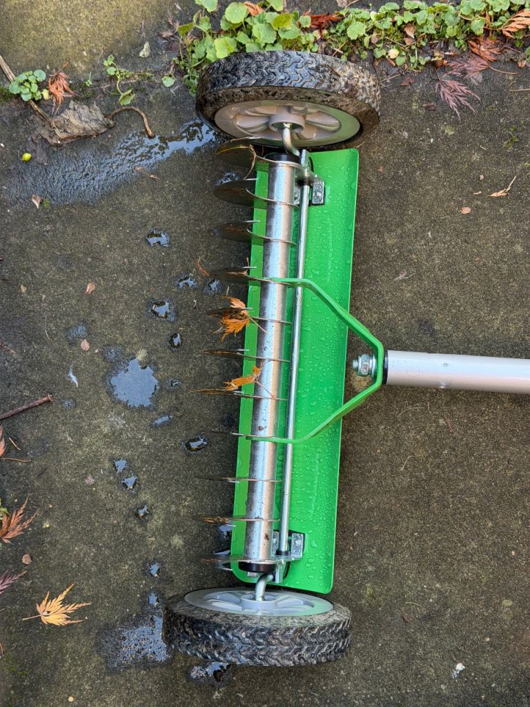 Lawn scarifier/moss rake Manual *price reduced *