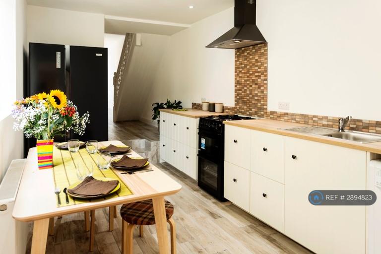 4 bedroom house in Bertram Street, Cardiff, CF24 (4 bed) (#2894823)