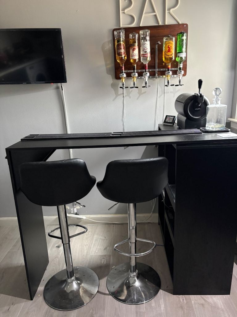 L shape or Straight stand alone bar 