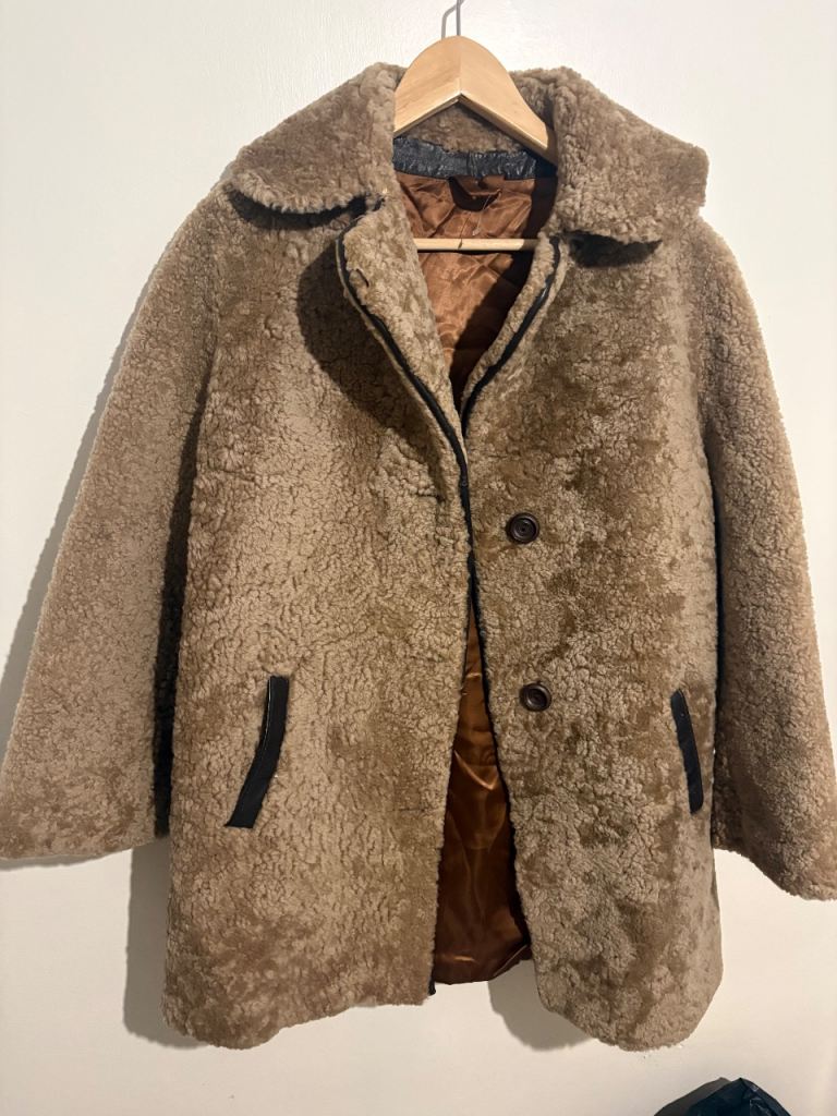 Women’s faux fur coat 