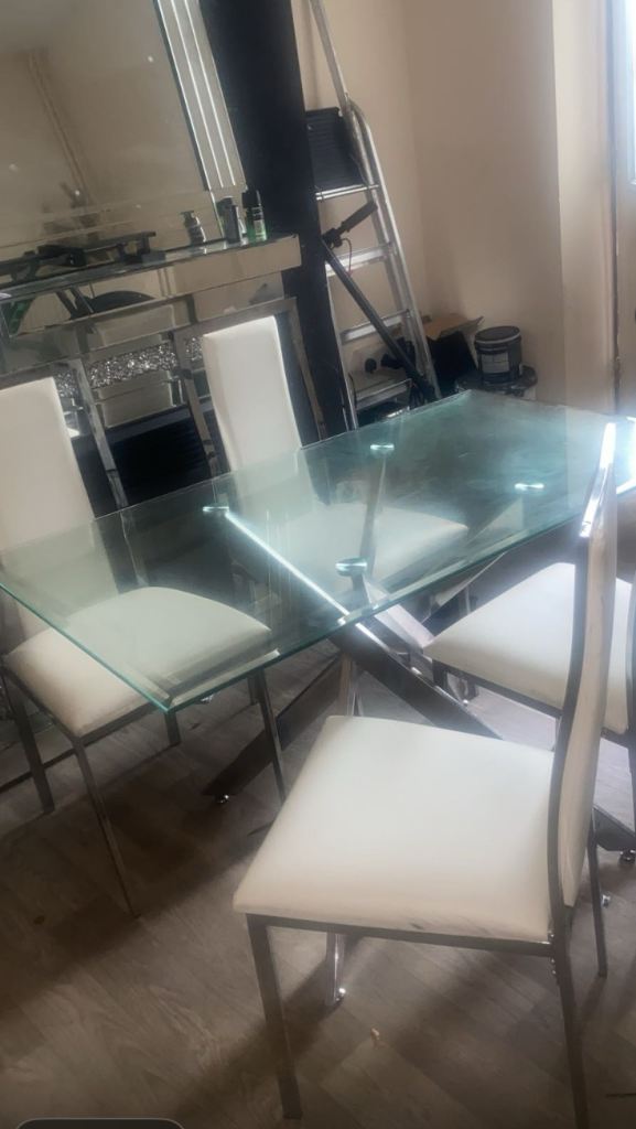 Free Tabble glasss chrome legs and chairs white leather chrome