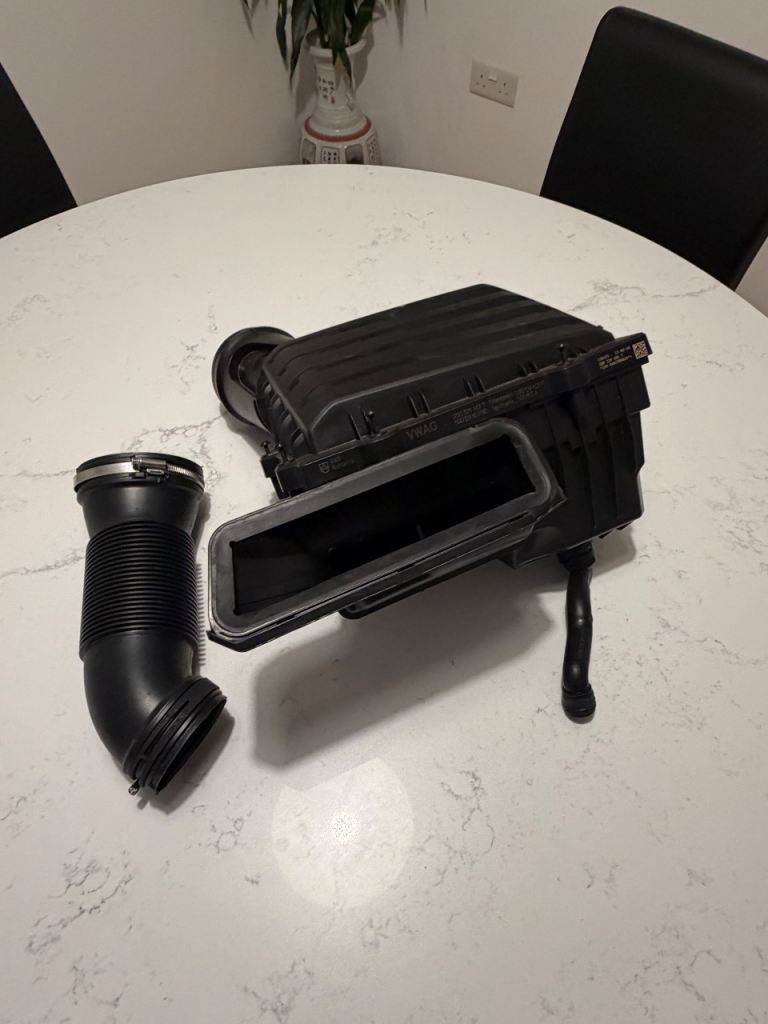 VW polo 22-26 airbox with intake pipe