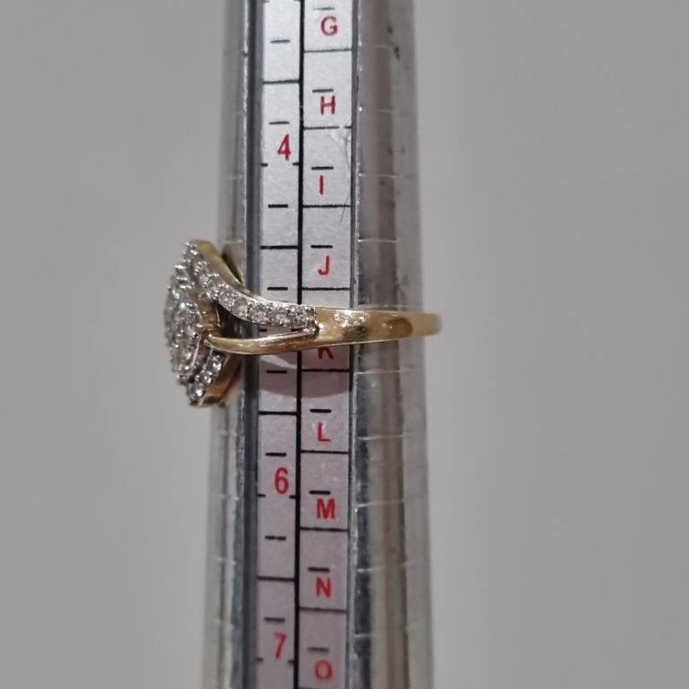 Gold 9ct Diamond cluster ring.  0.50ct. 