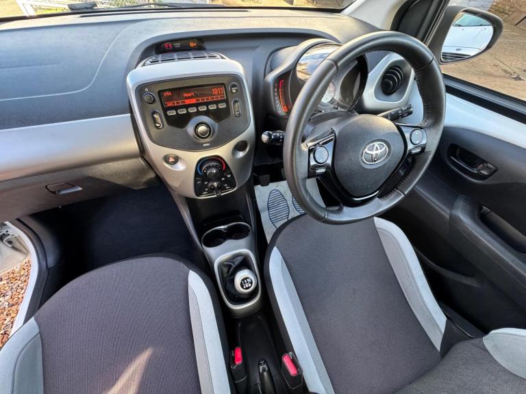 2014 Toyota AYGO 1.0 VVT-i X-Play 3dr HATCHBACK PETROL Manual