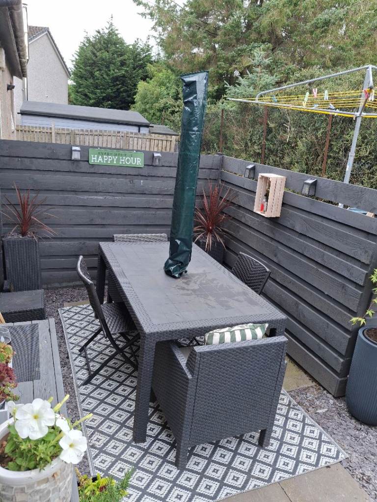 Black rattan garden table 