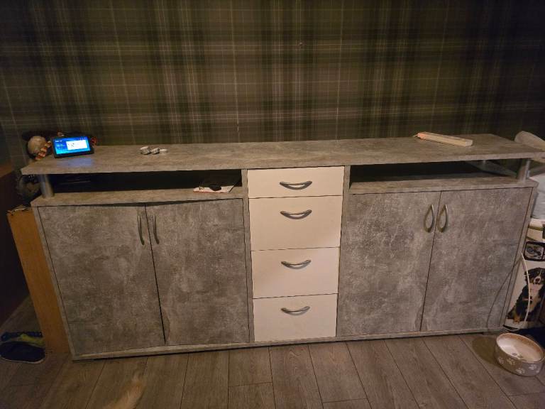 FREE Large sideboard, 2 cupboarda and centre drawer