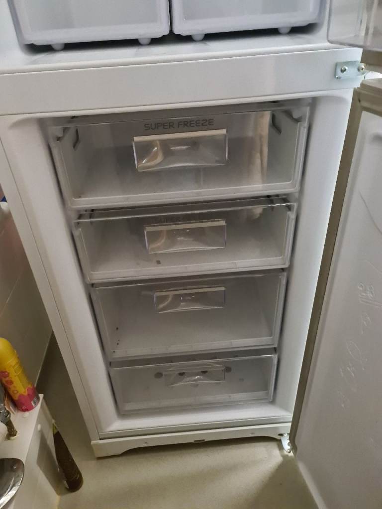Hotpoint Fridge Freezer - White, Good Condition