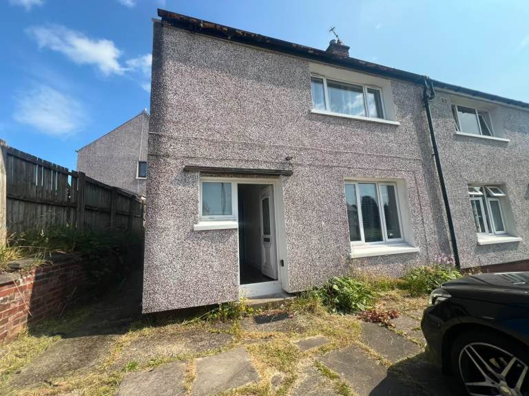 3-bedroom, 1-bathroom fully furnished property available in Stirling (FK7 8DG)