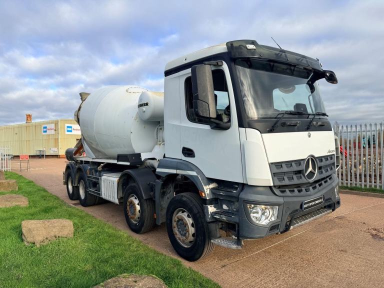 MERCEDES AROCS 3240 2020 (20) EURO 6, 8X4 CONCRETE MIXER, LIEBHERR EQUIPMENT