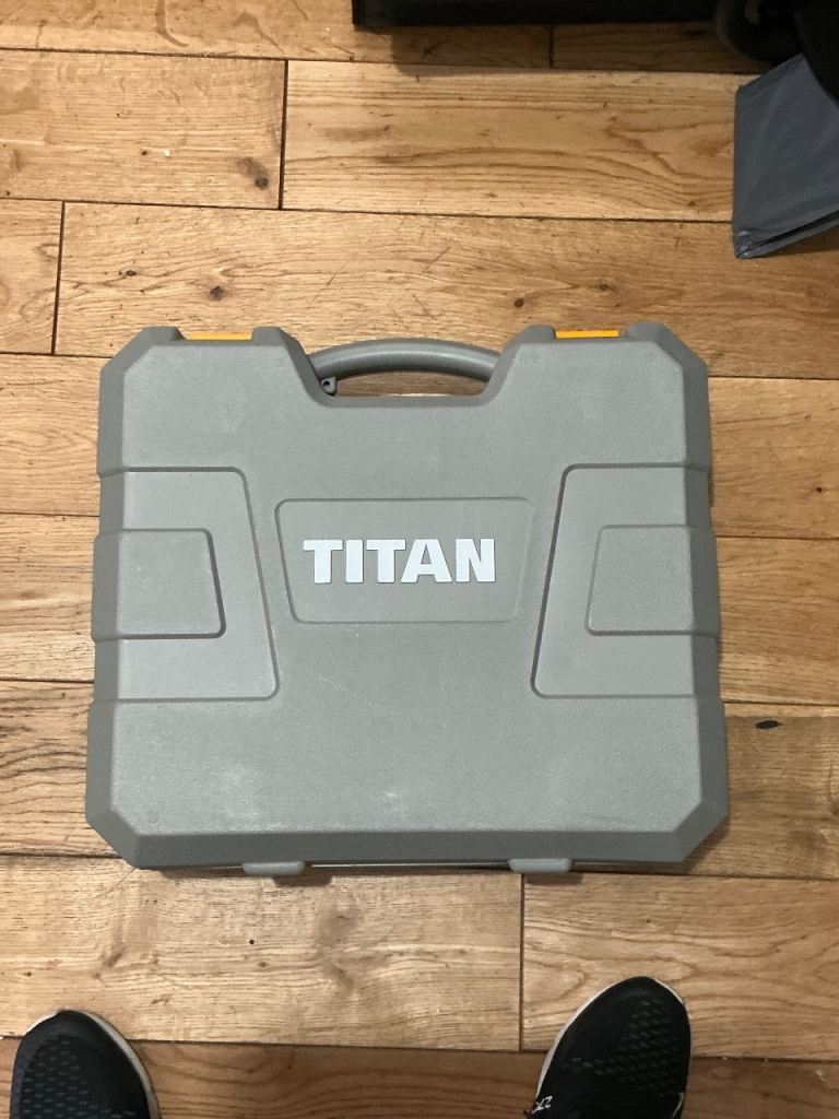 Titan 6.3kg Electric SDS Plus Drill & 22 Piece Accessory Kit 230-240V