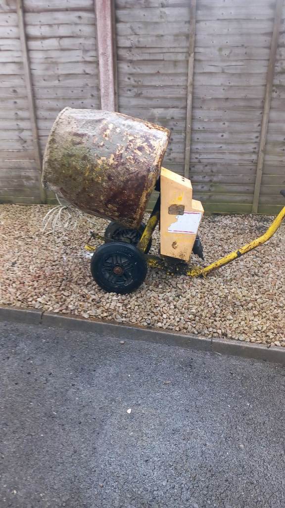 Electric cement mixer 