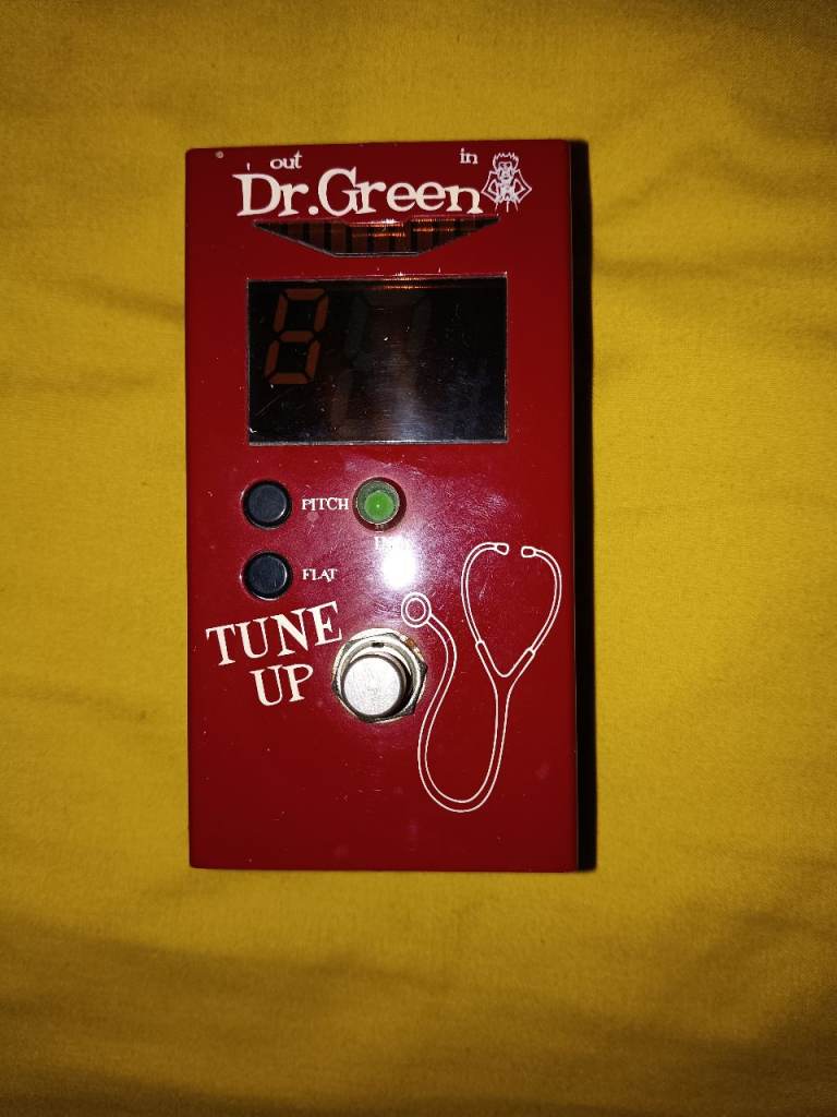 Various guitar / bass effect pedals