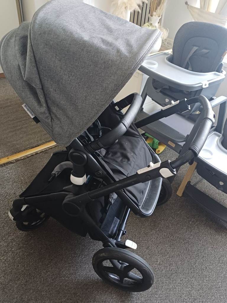 stroller plus two chairs, August, convertible