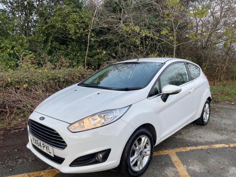 FORD FIESTA 1.2 ZETEC 64 REG WHITE 3 DOOR 11 MONTHS MOT TAX £35 YEAR LOW INSURANCE 50+MPG