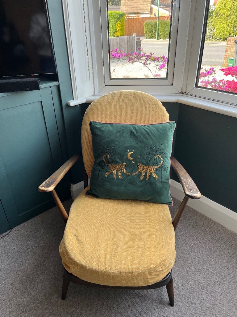 Ercol 252 Fleur De Lys lounge chair