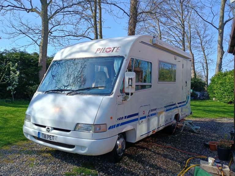 PILOTE GALAXY 270, 1999, 2800 (cc) 3 BERTH WITH DROPDOWN BED