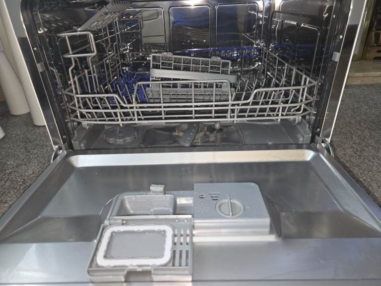 Worktop dishwasher 