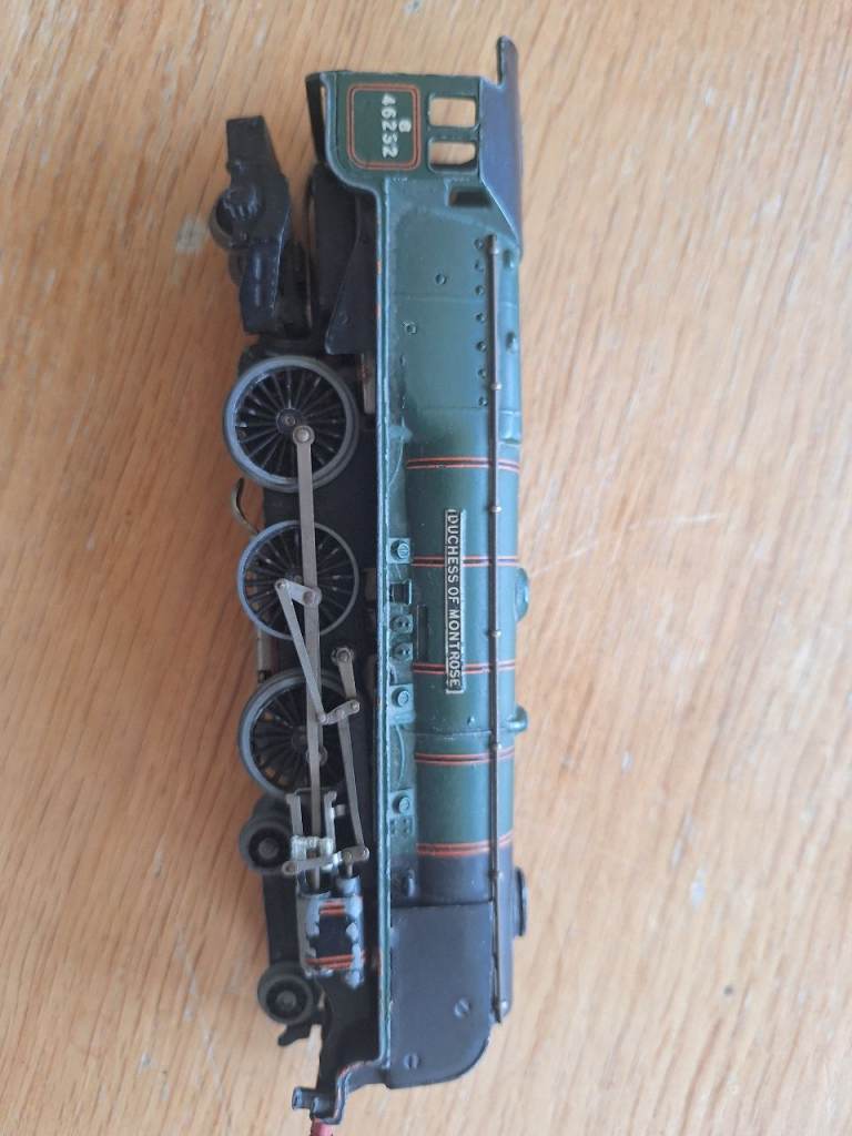 Green Model Railway Locomotive 46232 – Good Condition