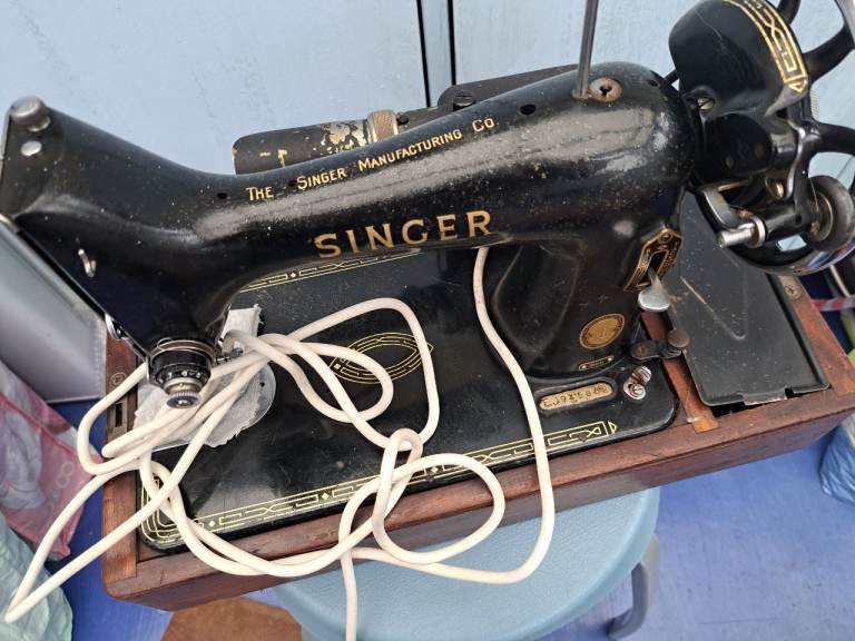 99 Singer Sewing Machine