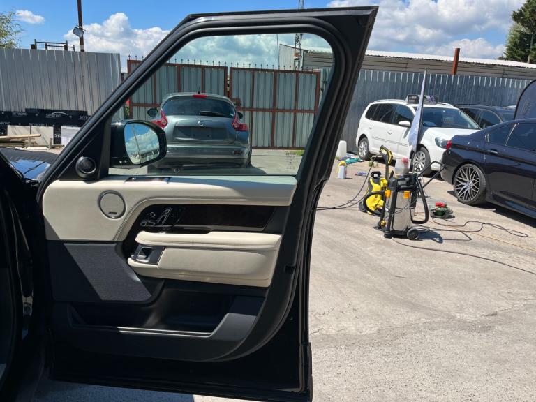 2021 Land Rover Range Rover 2.0 P400e Westminster Black 4dr Auto SUV Petrol/Electric Hybrid Autom...