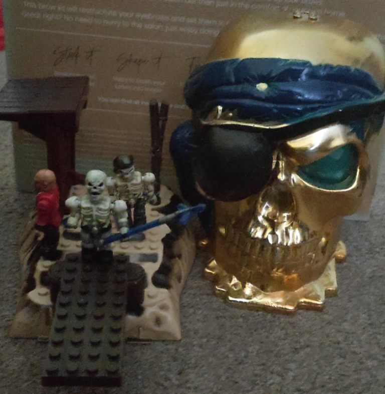Pirates of the Caribbean. Golden skull
