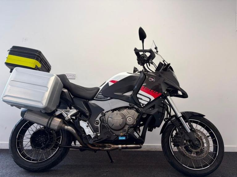 HONDA VFR 1200X CROSSTOURER X ** 12 MONTH MOT - LUGGAGE - WARRANTY ** 