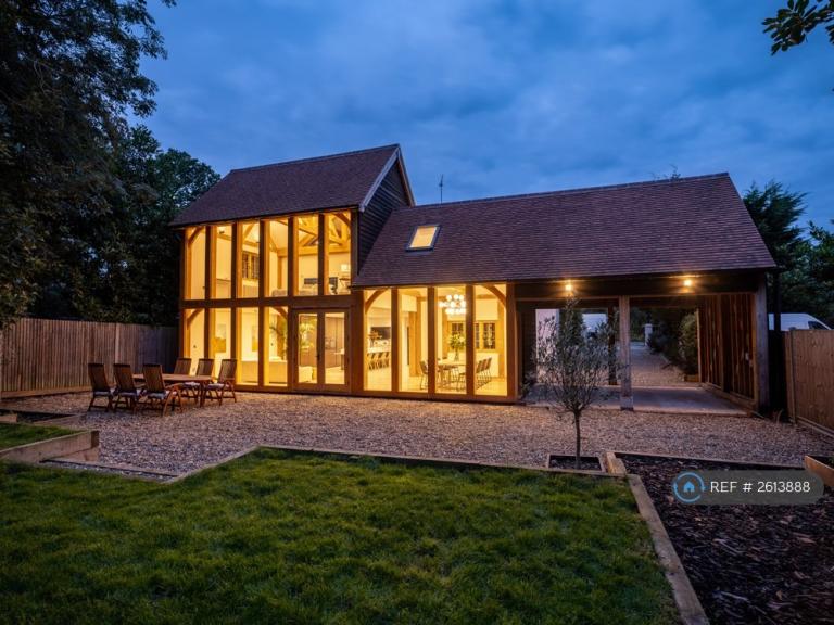 4 bedroom house in Park Lane, Old Knebworth, Knebworth, SG3 (4 bed) (#2613888)