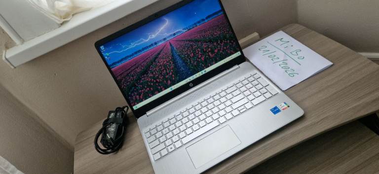 FREE DELIVERY DISCOUNTED (SCRATCHES) 2024 11th gen 15.6" Core i5 16GB RAM 512GB SSD HP Laptop PC